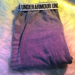 grey under armour sweatpants/joggers
